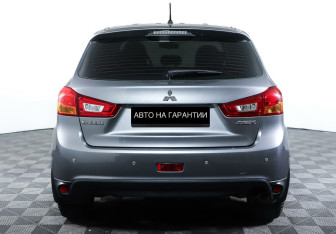Подержанный автомобиль Mitsubishi ASX 2015 года (6 фото)