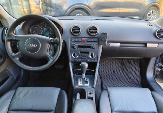 Подержанный автомобиль Audi A3 Hatchback 2004 года (9 фото)