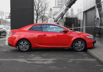 Подержанный автомобиль Kia Cerato Coupe 2011 года (4 фото)