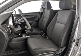 Подержанный автомобиль Kia Rio Hatchback 2021 года (19 фото)