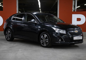 Подержанный автомобиль Chevrolet Cruze Hatchback 2014 года (3 фото)