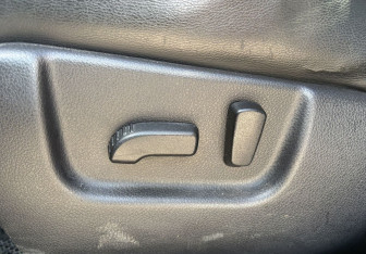 Подержанный автомобиль Nissan X-Trail 2011 года (17 фото)