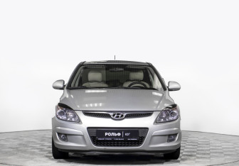 Подержанный автомобиль Hyundai i30 Hatchback 2010 года (2 фото)