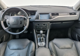 Подержанный автомобиль Citroen C5 Wagon 2012 года (12 фото)
