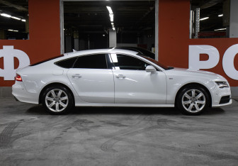 Подержанный автомобиль Audi A7 2014 года (4 фото)