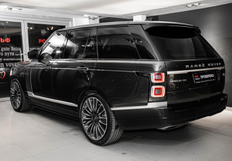Подержанный автомобиль Land Rover Range Rover 2021 года (3 фото)
