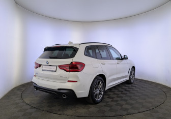 Подержанный автомобиль BMW X3 2021 года (5 фото)