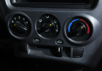 Подержанный автомобиль Kia Picanto 2006 года (14 фото)