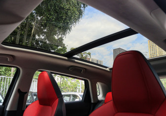 Подержанный автомобиль Changan UNI-S 2024 года (13 фото)