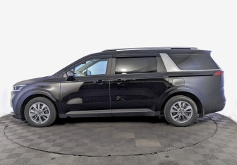 Подержанный автомобиль Kia Carnival 2021 года (8 фото)