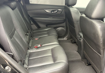Подержанный автомобиль Nissan X-Trail 2015 года (24 фото)