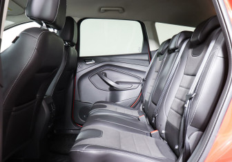 Подержанный автомобиль Ford Kuga 2013 года (19 фото)