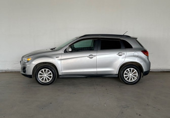 Подержанный автомобиль Mitsubishi ASX 2013 года (8 фото)