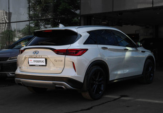 Подержанный автомобиль Infiniti QX50 2018 года (4 фото)