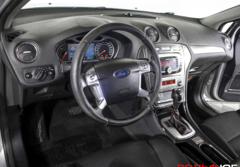 Подержанный автомобиль Ford Mondeo Sedan 2008 года (17 фото)