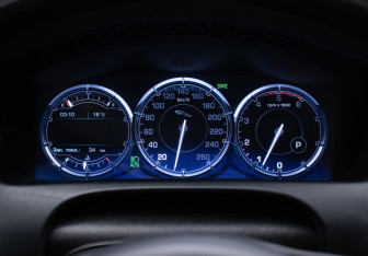 Подержанный автомобиль Jaguar XJ 2013 года (12 фото)