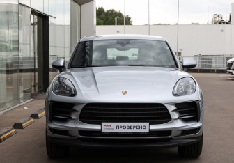 Подержанный автомобиль Porsche Macan 2017 года (2 фото)