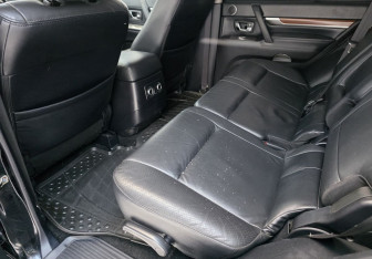 Подержанный автомобиль Mitsubishi Pajero 2008 года (10 фото)