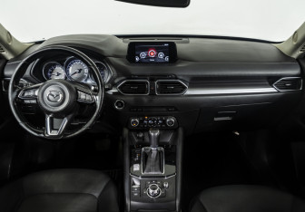 Подержанный автомобиль Mazda CX-5 2017 года (11 фото)