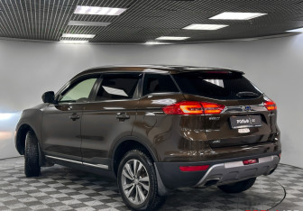 Подержанный автомобиль Geely Atlas 2019 года (22 фото)