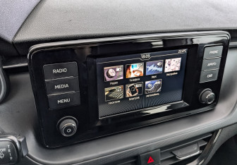 Подержанный автомобиль Skoda Rapid Liftback 2021 года (26 фото)