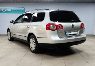 Подержанный автомобиль Volkswagen Passat Wagon 2009 года (7 фото)
