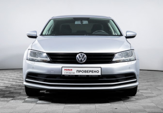 Подержанный автомобиль Volkswagen Jetta Sedan 2016 года (2 фото)