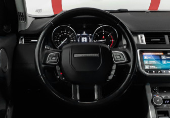 Подержанный автомобиль Land Rover Range Rover Evoque 2017 года (11 фото)