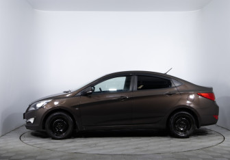 Подержанный автомобиль Hyundai Solaris Sedan 2016 года (8 фото)