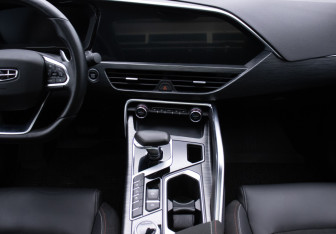 Подержанный автомобиль Geely Tugella 2021 года (14 фото)