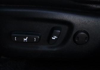 Подержанный автомобиль Toyota RAV4 2013 года (13 фото)