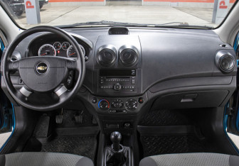 Подержанный автомобиль Chevrolet Aveo Hatchback 2008 года (14 фото)