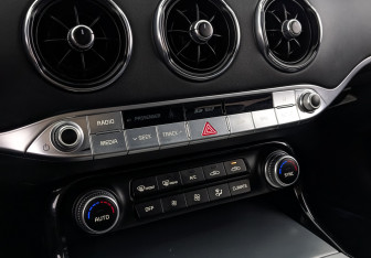 Подержанный автомобиль Kia Stinger 2018 года (21 фото)