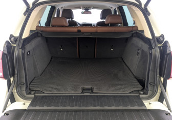 Подержанный автомобиль BMW X5 2018 года (10 фото)