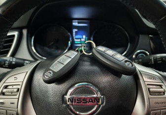 Подержанный автомобиль Nissan X-Trail 2017 года (15 фото)