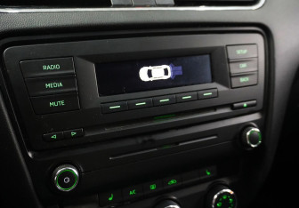 Подержанный автомобиль Skoda Octavia Liftback 2013 года (14 фото)