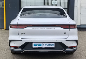 Подержанный автомобиль BYD Han 2022 года (6 фото)