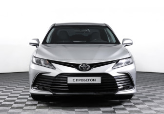 Подержанный автомобиль Toyota Camry Sedan 2021 года (2 фото)