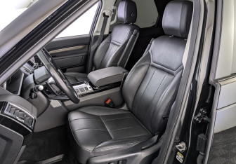 Подержанный автомобиль Land Rover Discovery 2017 года (20 фото)