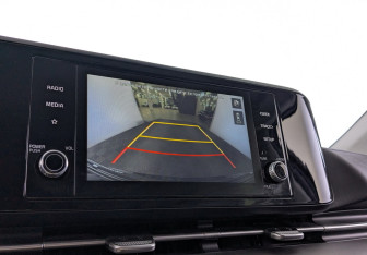 Подержанный автомобиль Kia Carnival 2021 года (18 фото)