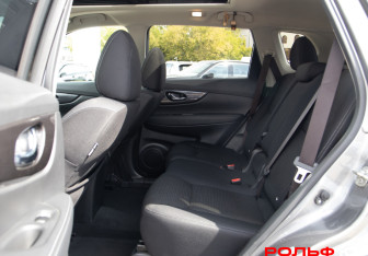 Подержанный автомобиль Nissan X-Trail 2021 года (8 фото)