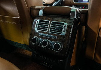 Подержанный автомобиль Land Rover Range Rover 2013 года (25 фото)