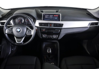 Подержанный автомобиль BMW X1 2020 года (12 фото)