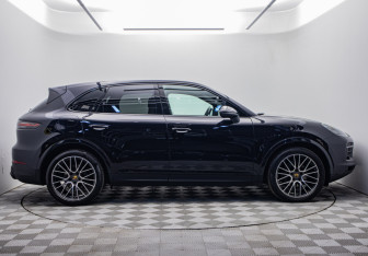 Подержанный автомобиль Porsche Cayenne 2018 года (6 фото)
