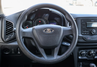 Подержанный автомобиль LADA (ВАЗ) XRAY 2018 года (17 фото)