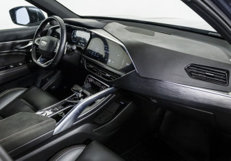 Подержанный автомобиль Geely Tugella 2023 года (9 фото)