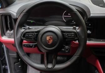 Новый Porsche Cayenne 2025 (18 фото)