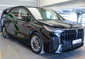 Подержанный автомобиль Voyah Dream 2023 года (3 фото)
