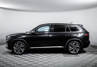 Подержанный автомобиль Geely Monjaro 2023 года (8 фото)