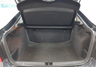 Подержанный автомобиль Skoda Rapid Liftback 2016 года (18 фото)